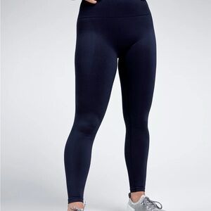 LNDR Chisel 8/8 Legging Navy